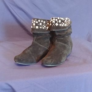 Gianni Bini suede studded flats